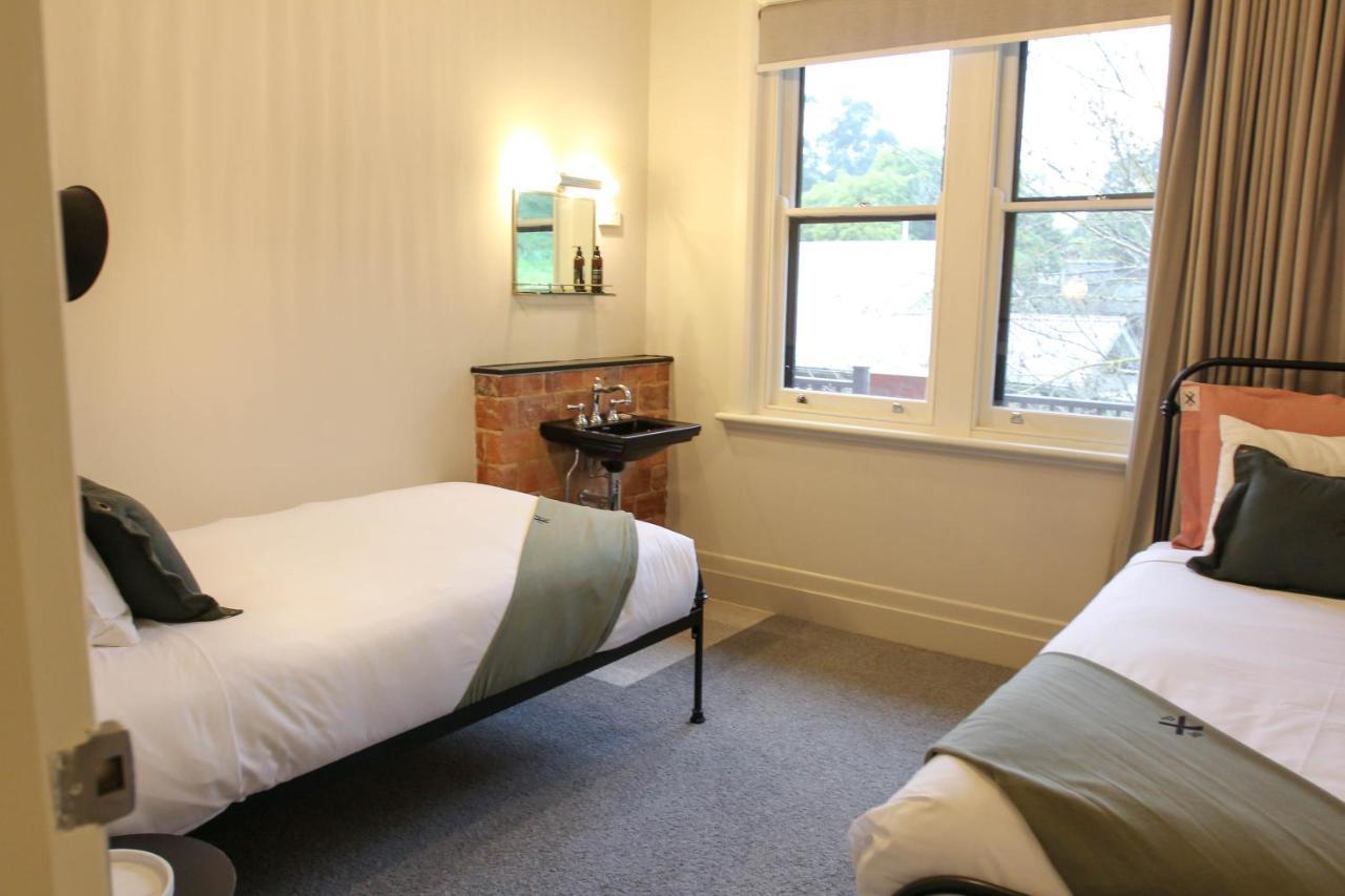 Alpine Hotel, Eat Drink Sleep Warburton Bagian luar foto