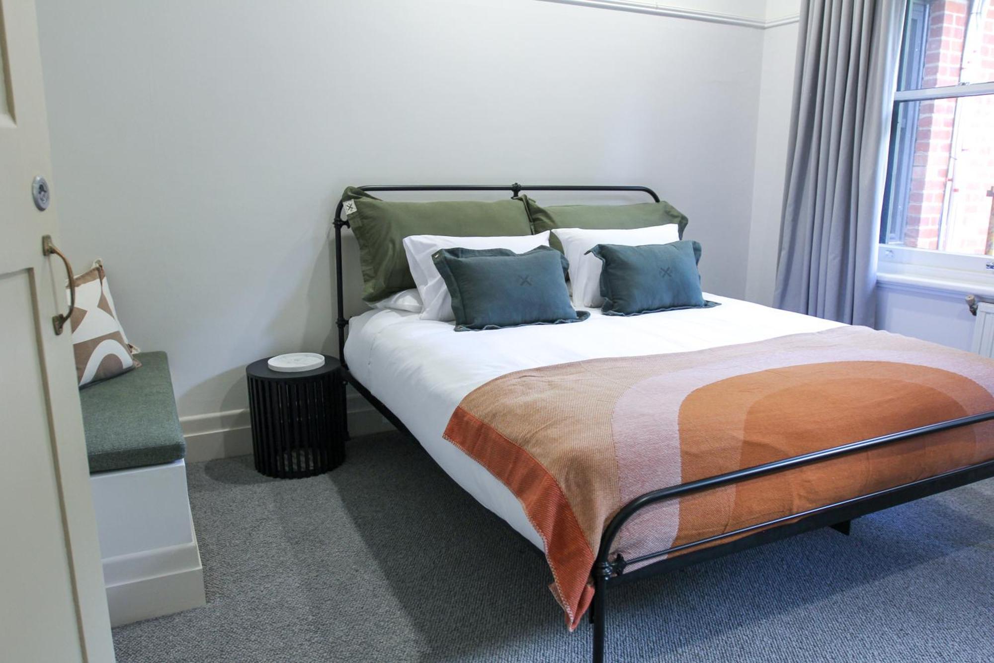 Alpine Hotel, Eat Drink Sleep Warburton Bagian luar foto