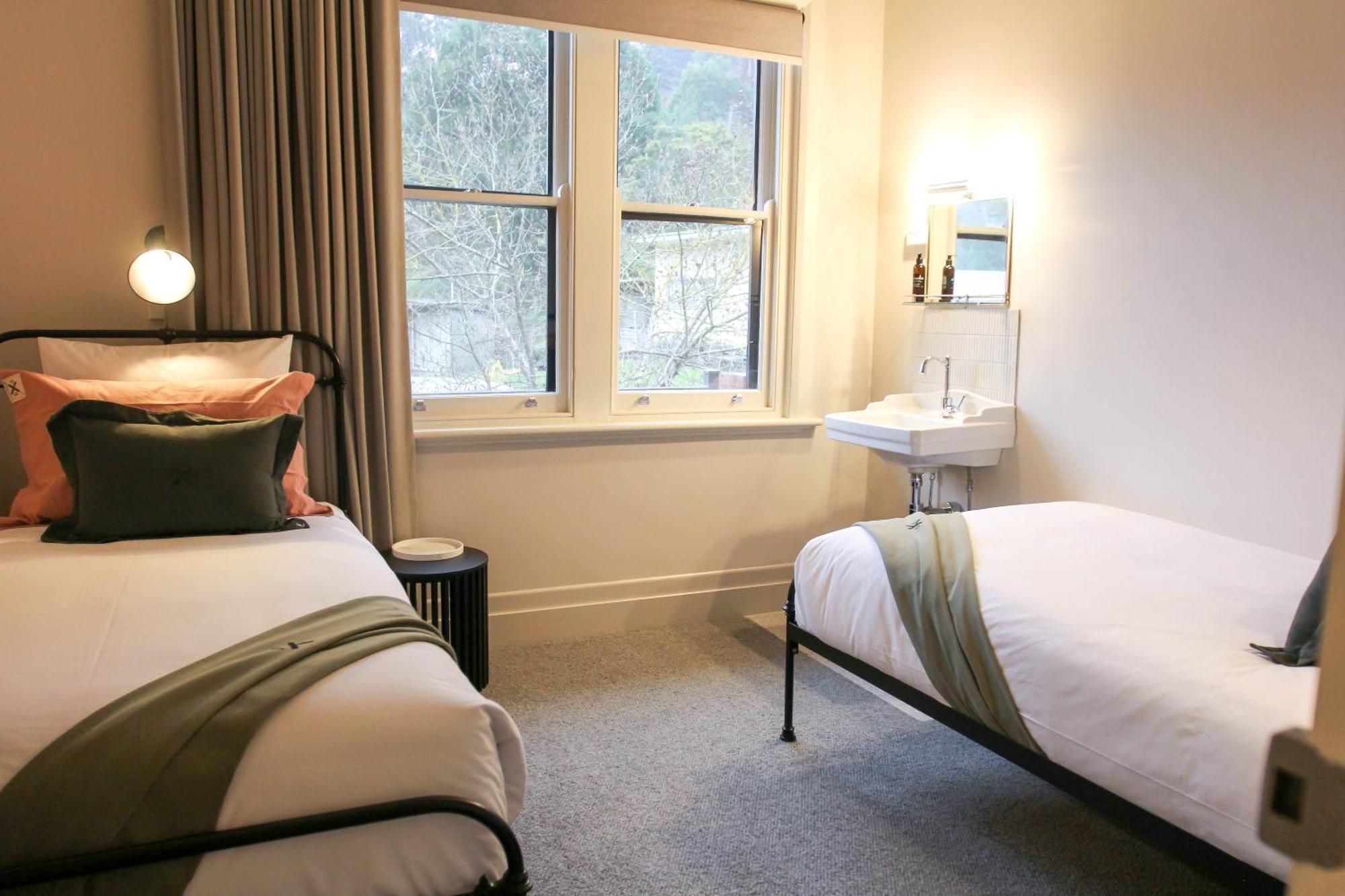Alpine Hotel, Eat Drink Sleep Warburton Bagian luar foto